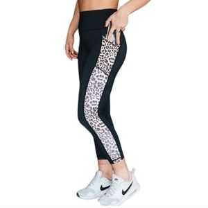 Zyia POCKET BRILLIANT CAPRI leggings black leopard size 6-8